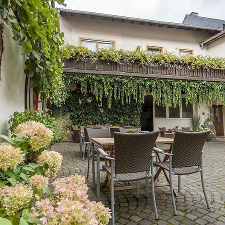 Weingut Und Gastehaus Holger Alt Hotell Monzingen Exteriör bild